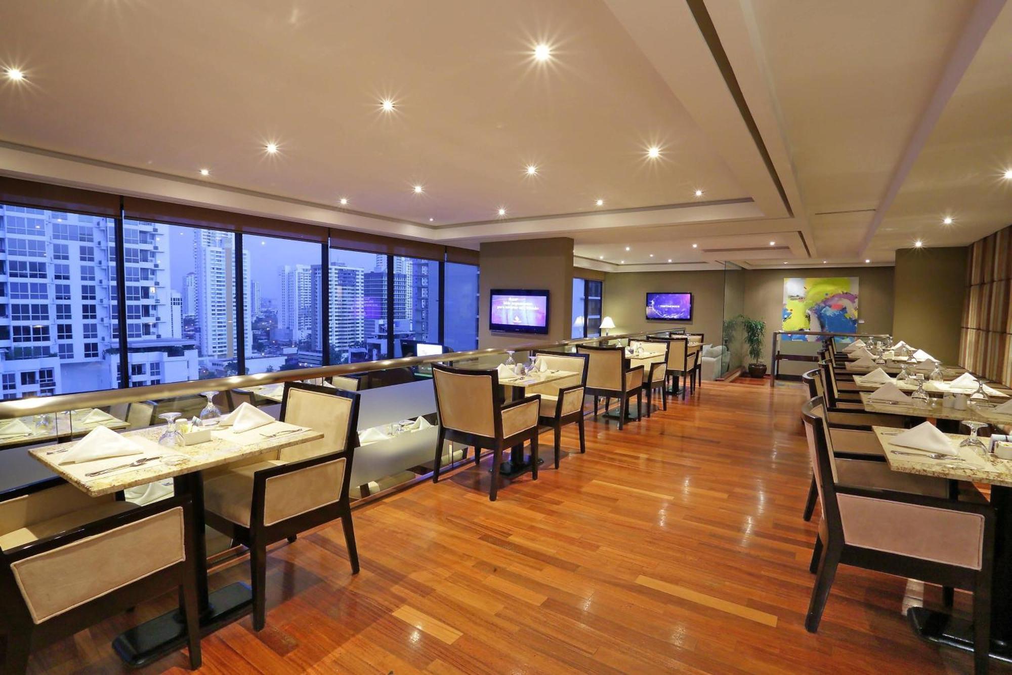 Sheraton Grand Panama Bagian luar foto Club Lounge at the 36th floor