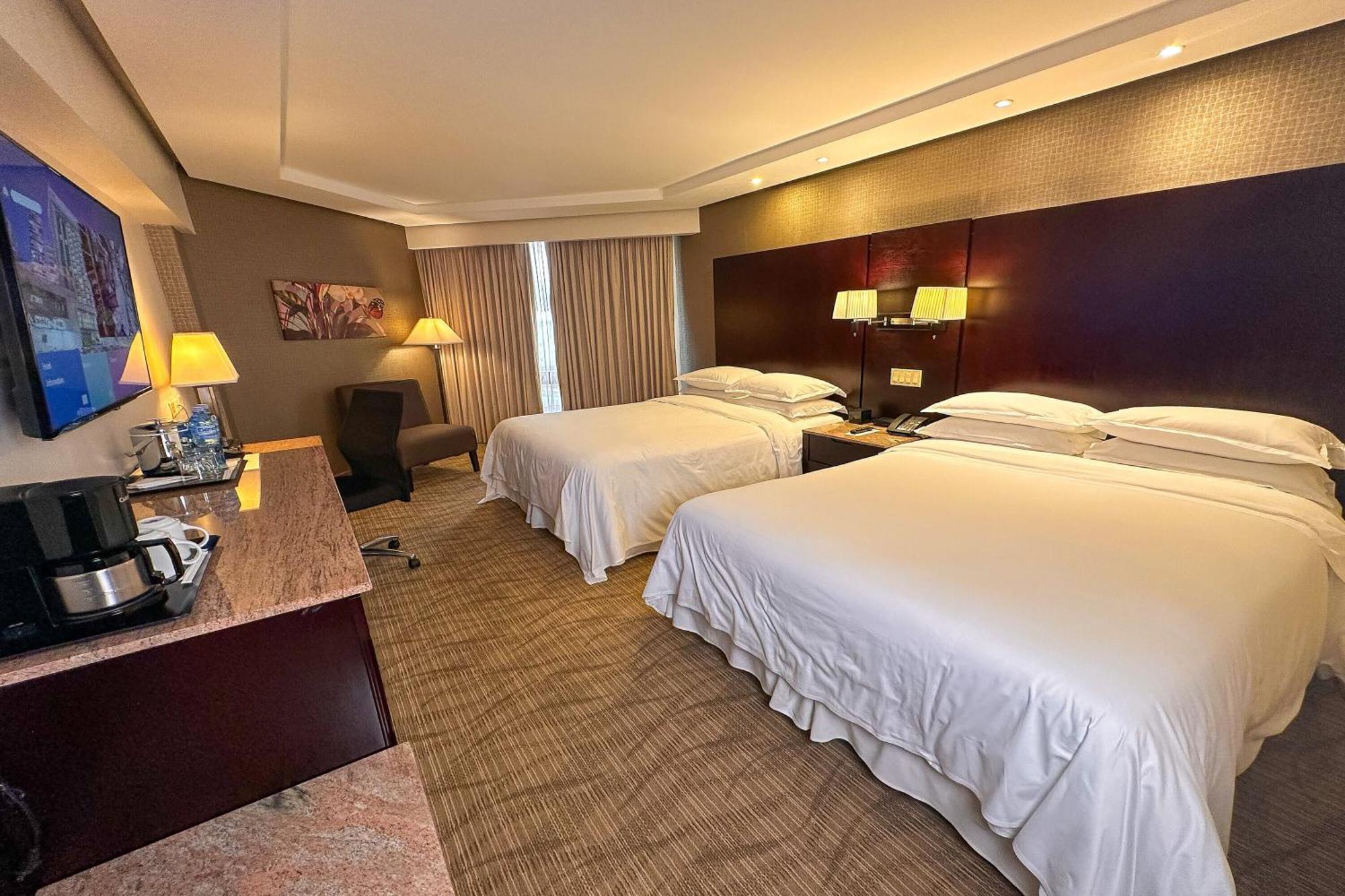 Sheraton Grand Panama Bagian luar foto Deluxe Room