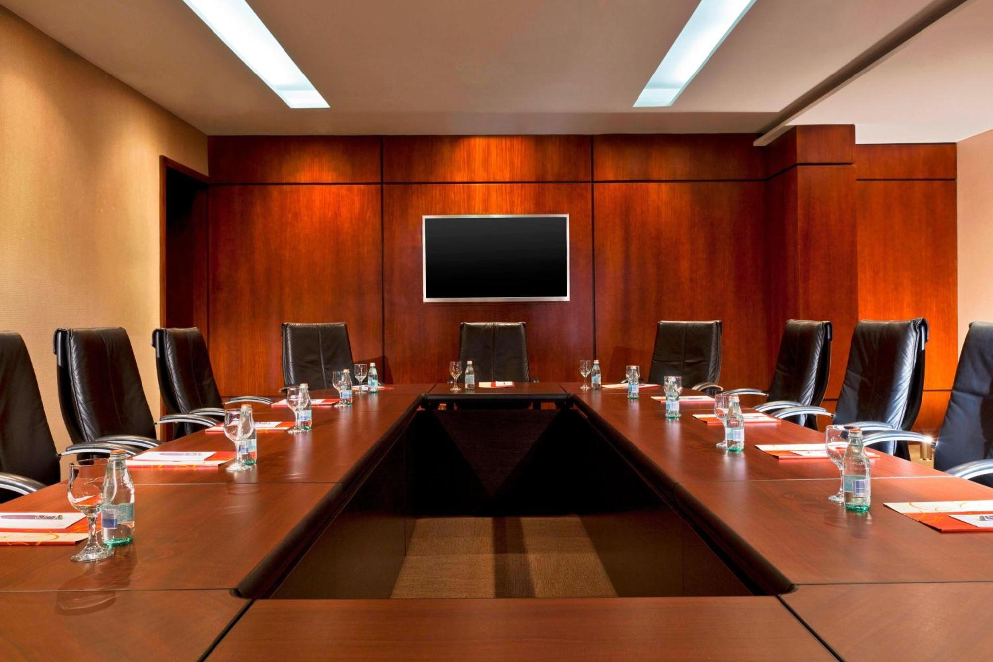 Sheraton Grand Panama Bagian luar foto A boardroom